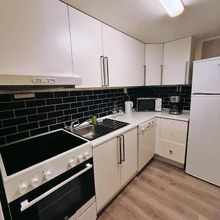 Koselig Og Sentralt Blant Lokalbefolkningen - Netflix - Parkering Apartment Tromso Exterior photo